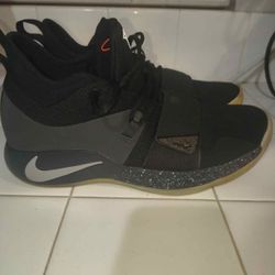 Rare Nike Paul George 2.5s SIZE 11