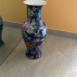 Chinese Vase (make An Offer)