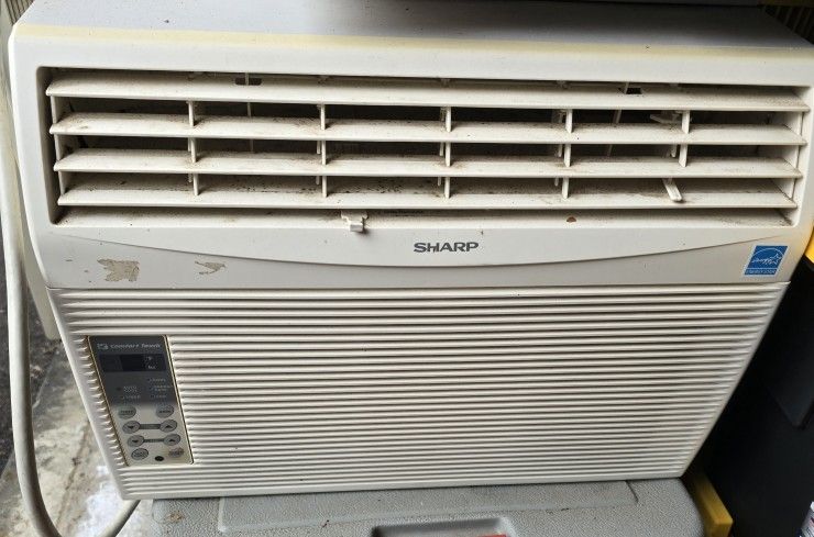 Window AC Unit