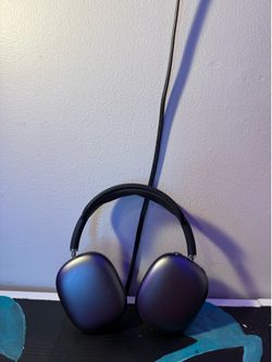 AirPod maxes