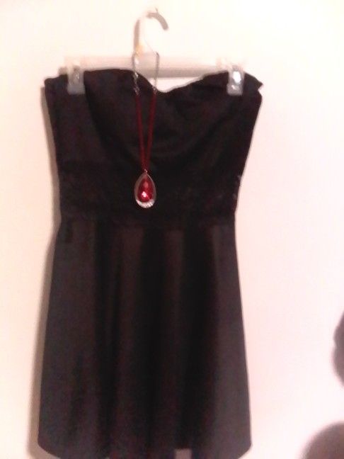 Beautiful Ladies Black Dress 