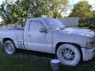 Delgadillo’s Detailing 🚘 🚿🧽