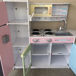 Play Kitchen