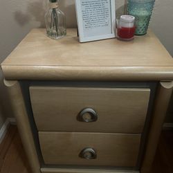 Dresser Set With Mirrow