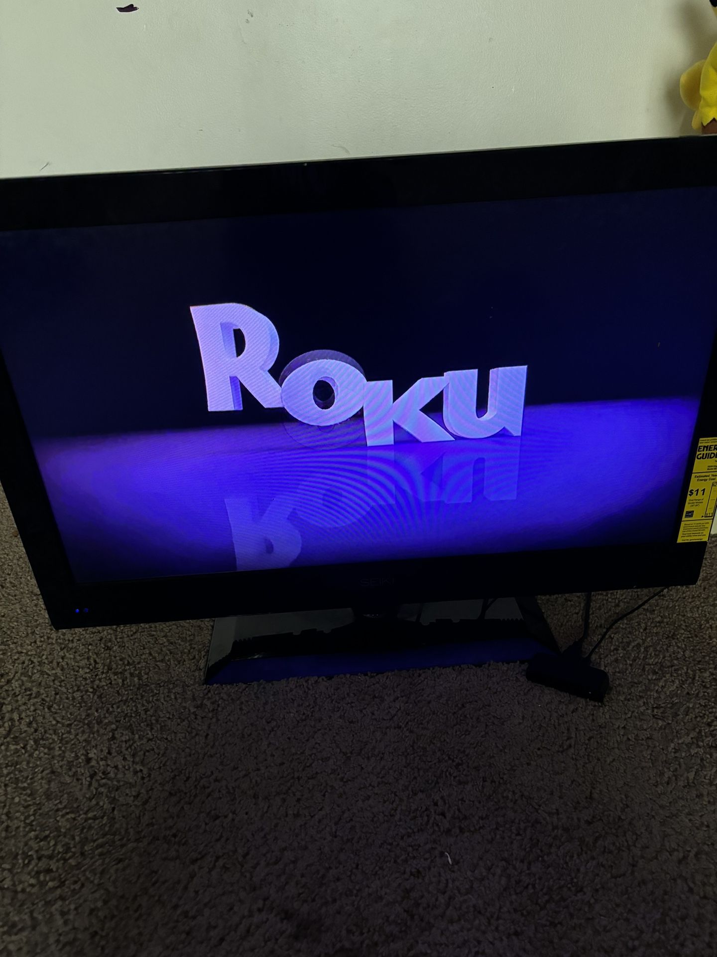 32 inch tv with roku box