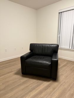 Premium arm chair