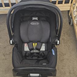 Graco  Infant Car Seat