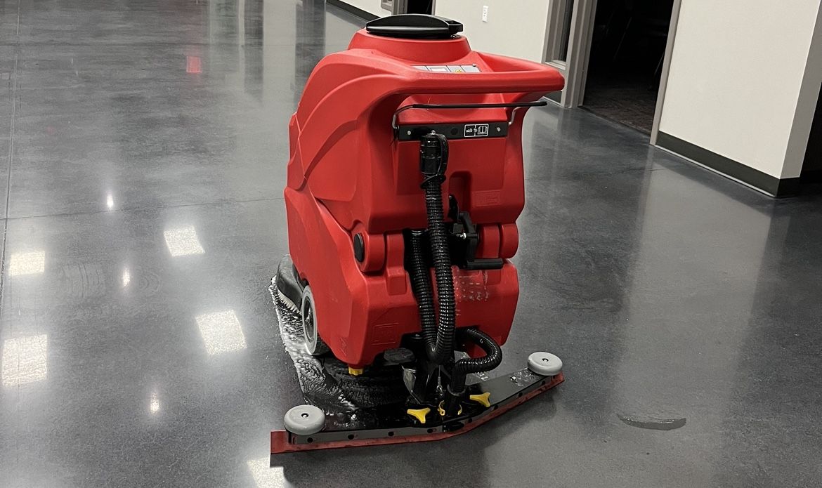 Advantage Battery Powered 15 Gallon Floor Scrubber w/ Scrubbing