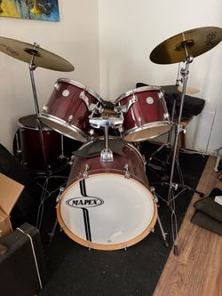 Mapex 5-Piece Drum Kit with Cymbals and seat