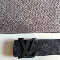 Authentic Men's Louis Vuitton Belt for Sale in Yonkers, NY - OfferUp