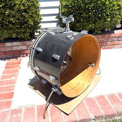 Vintage Ludwig bass drum 22”