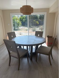 Dining Table and Chairs set