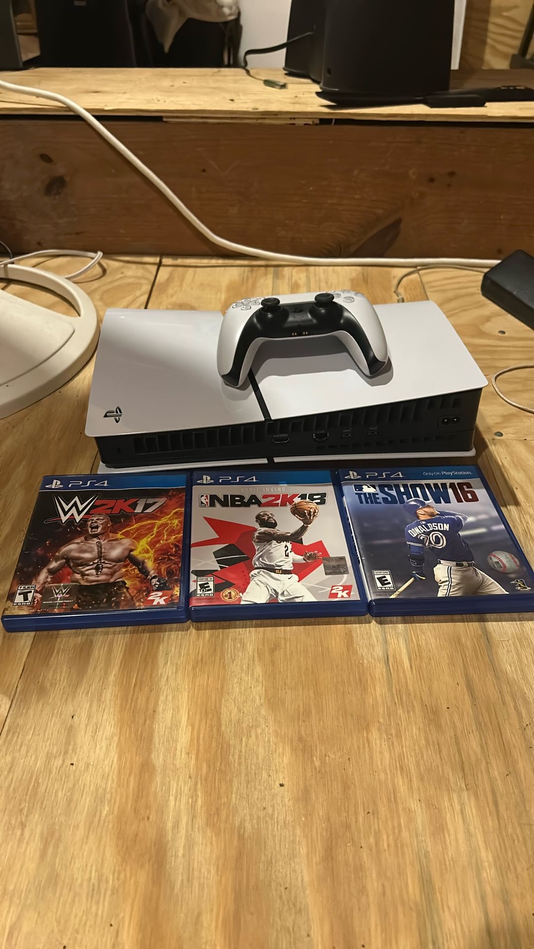 PS 5. With 3 Games