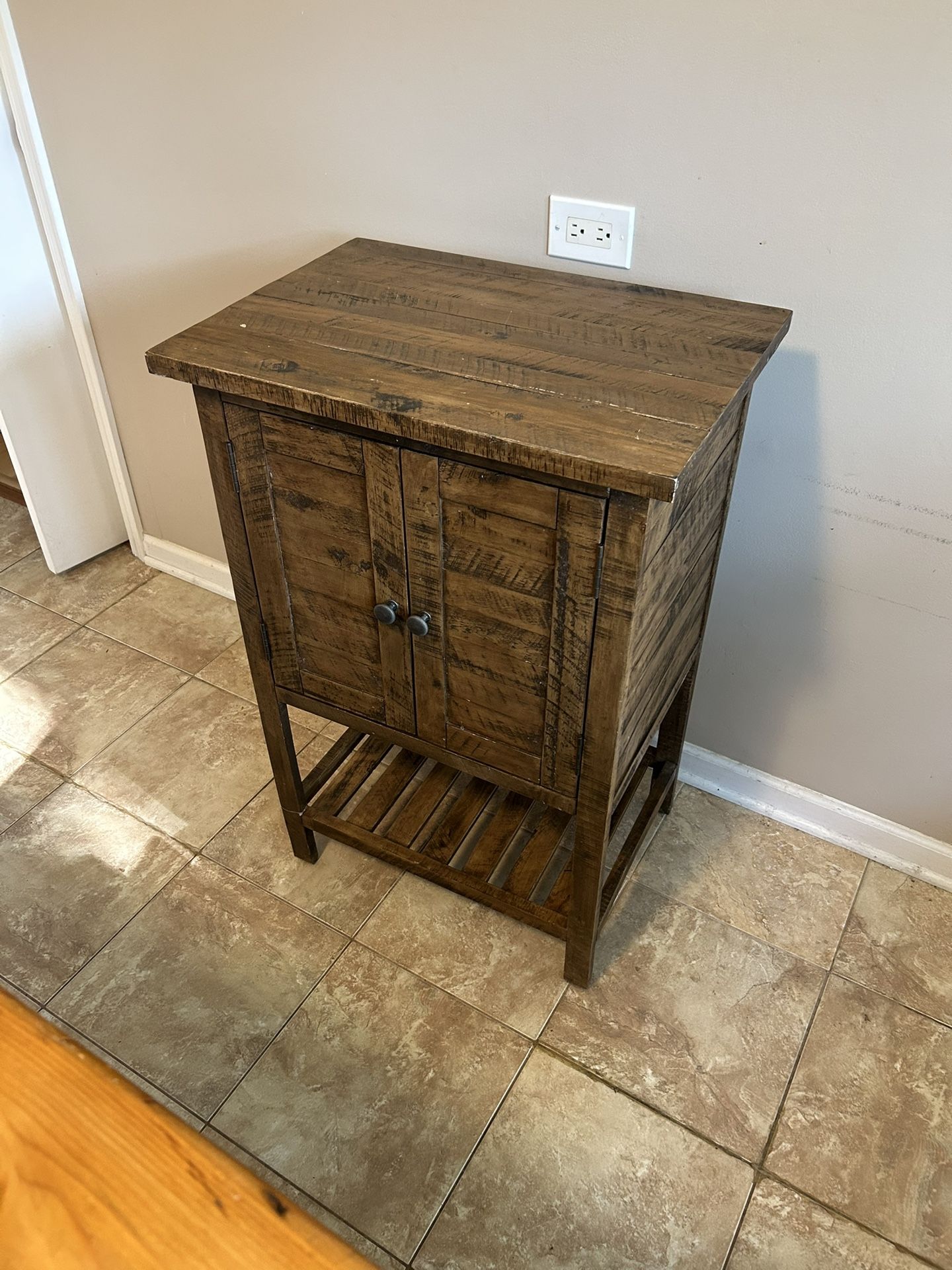 Cabinet / Pantry