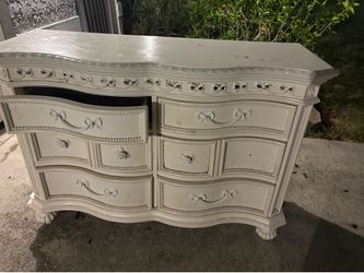 Dresser