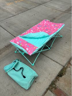 Child’s folding travel bed
