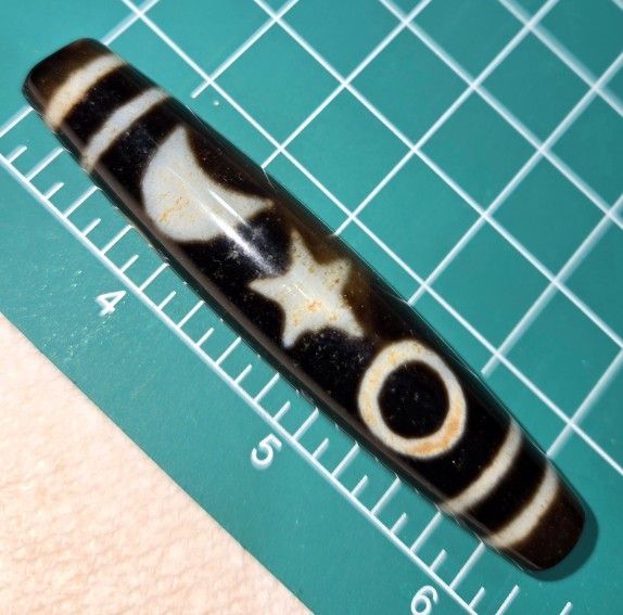 Very Rare Old Himalayan Dzi Motif. 3 Suns, 3 Moons, 3 Stars, and 4 Stripes.