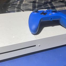 Xbox One S / With Remote