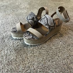 🔥 Soda Women’s Platform Sandals Sz 10 🐍 Faux Snakeskin Wedge Heel NEW!