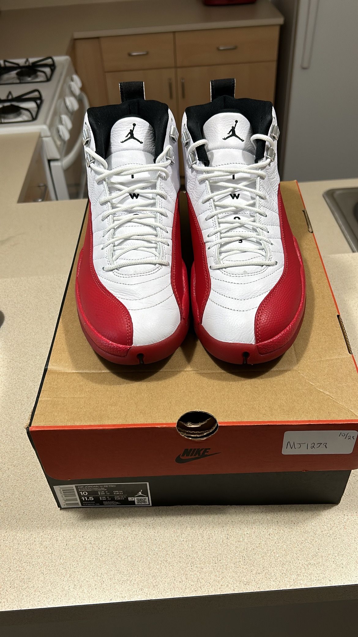 Sz 10 Mens Jordan 12 Cherry (2023)