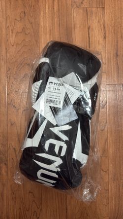 Venom boxing globes
