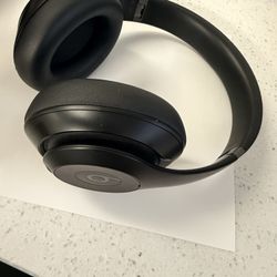 Beats Studio Pro 