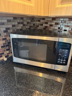 Insigna Microwave