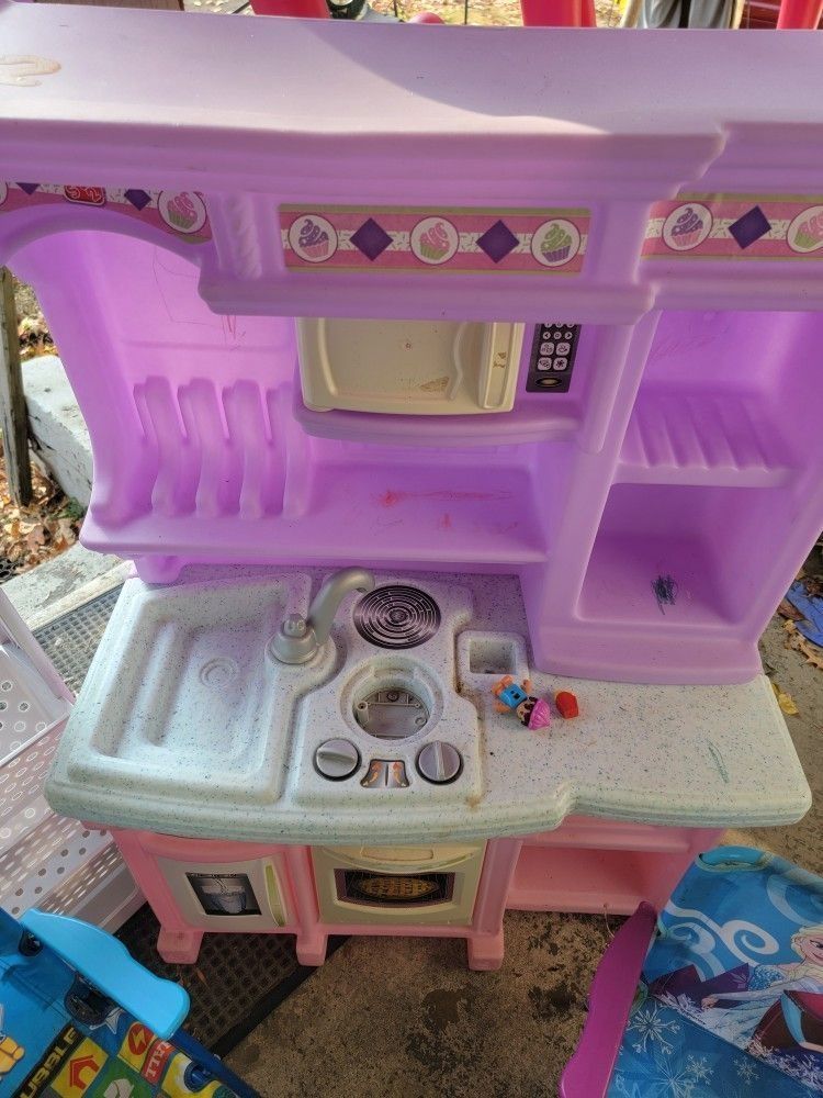 Play Kitchen