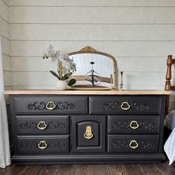 REFINISHED DRESSER 🖤