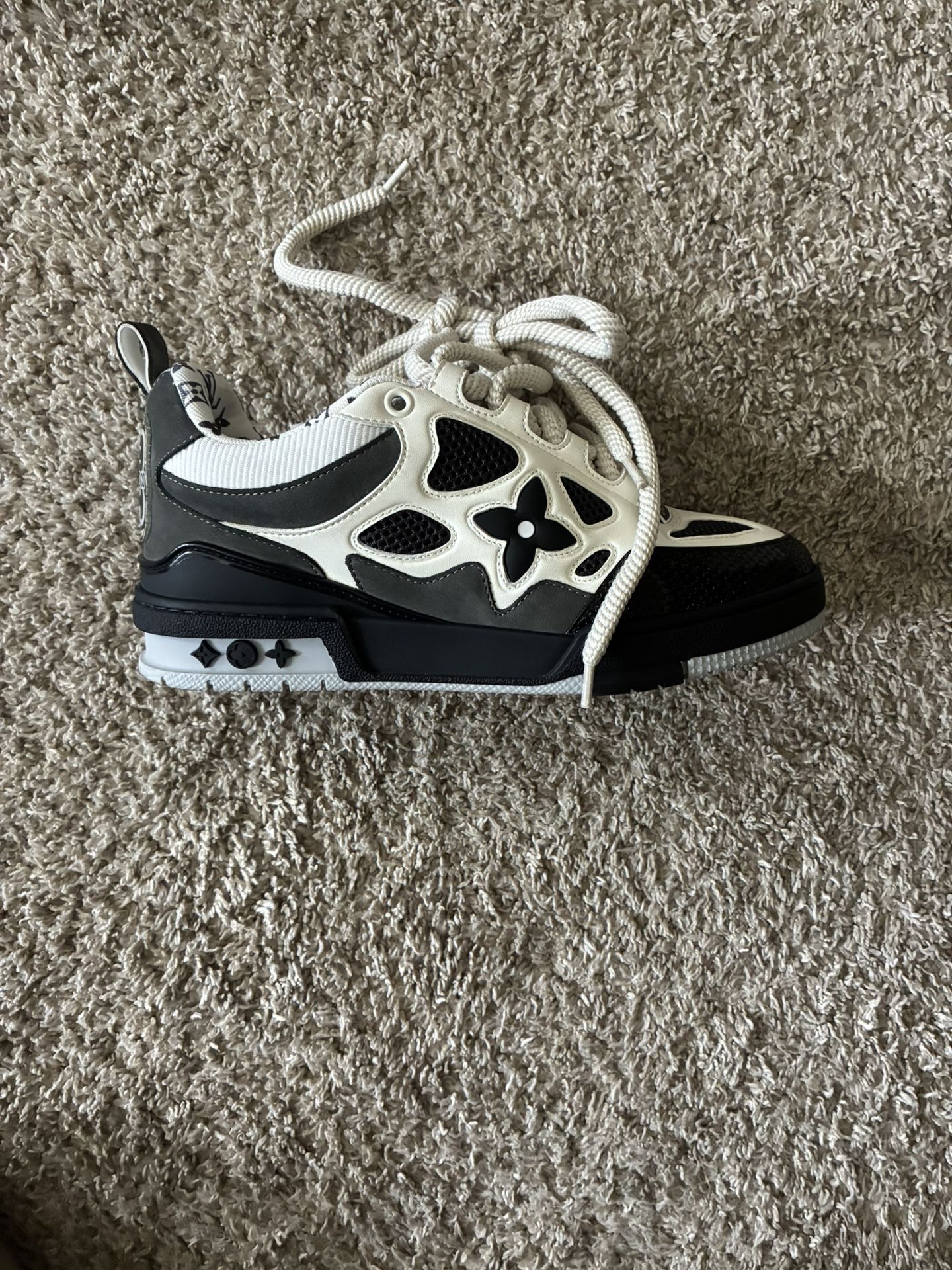 Lv Skates
