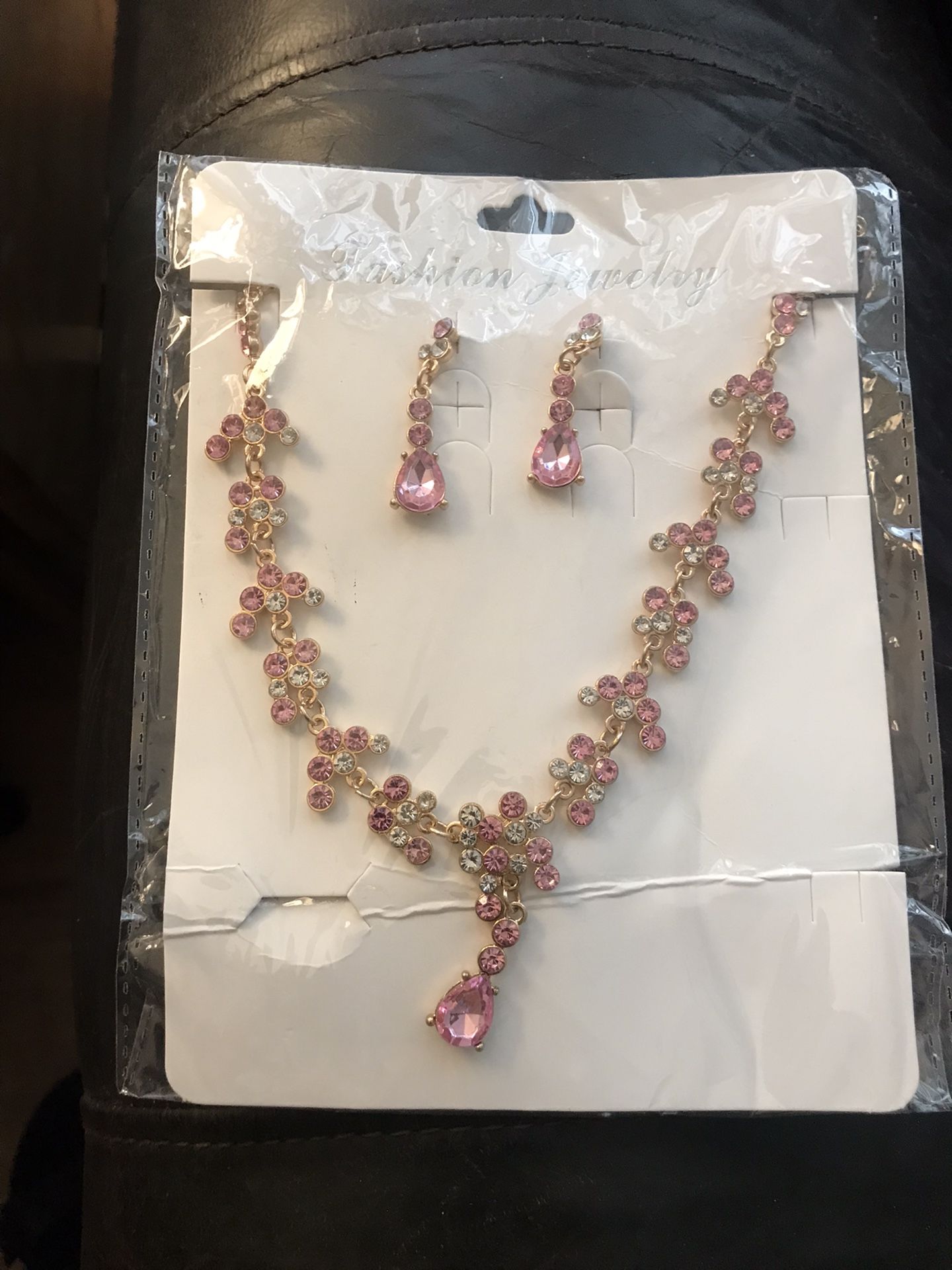 Quince Necklace And Earrings