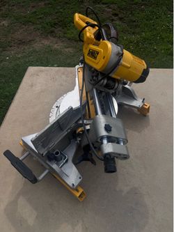 DeWalt DWS780 12" Double Bevel Sliding Compound Miter Saw