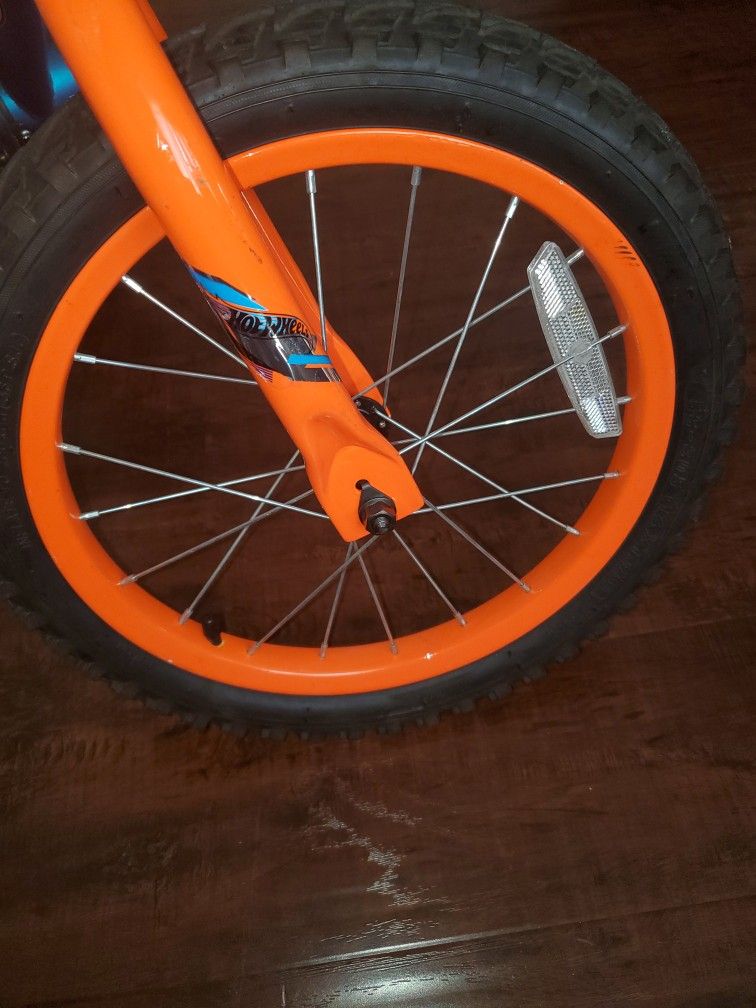 Dynacraft 16" Hot Wheels Boy's Bike, Blue