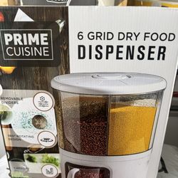 6 Grid Dry Food Dispenser - Brand New In Box 