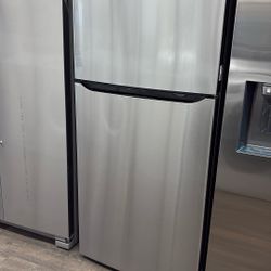 New L G  18 Cubic Feet Apartment Side 