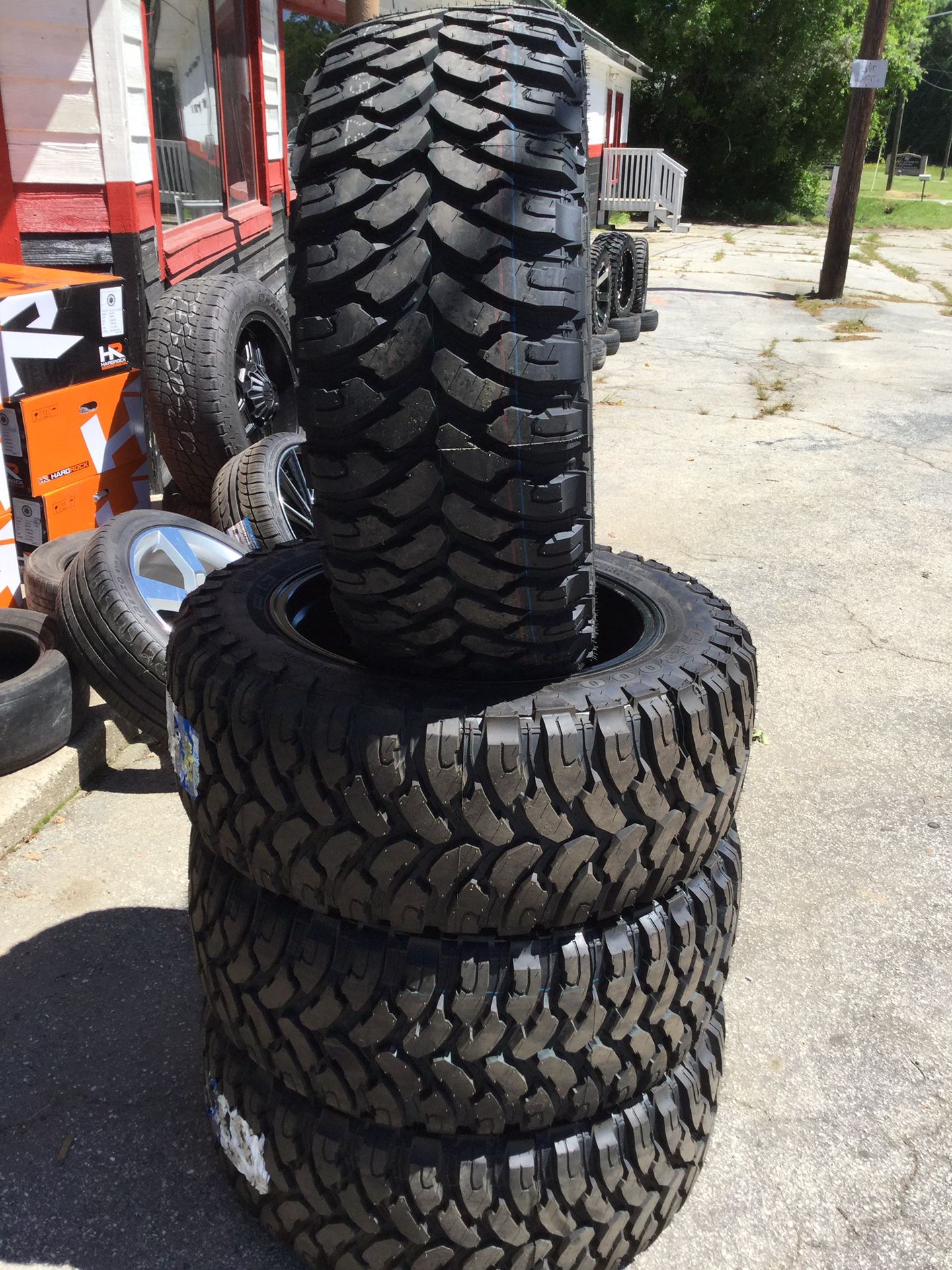 20” wheels 20x10 5x5.5 5x150 HARDROCK GLOSS BLACK and 20” tires 33x12-50-20 COMFORSER CF3000 M/T ALL NEW FIT Toyota Tundra and Dodge Ram