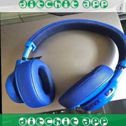 its the Noise Cancel Headphones Full Immersion