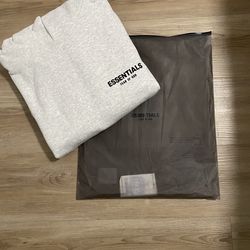 Essential sweater (white)