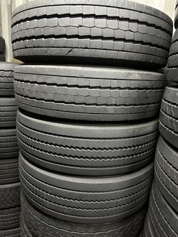 225/70/19.5 Goodyear 