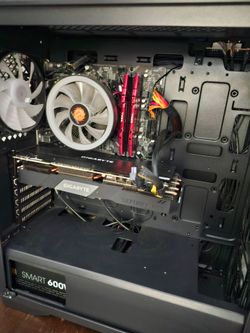 Gaming PC bundle w dual monitor set-up