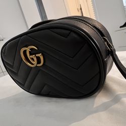 Authentic Vintage Gucci Waist Pouch Fanny Pack Bag for Sale in Winter  Haven, FL - OfferUp