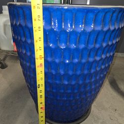 Ceramic planters (2)