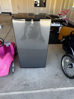 Mini fridge