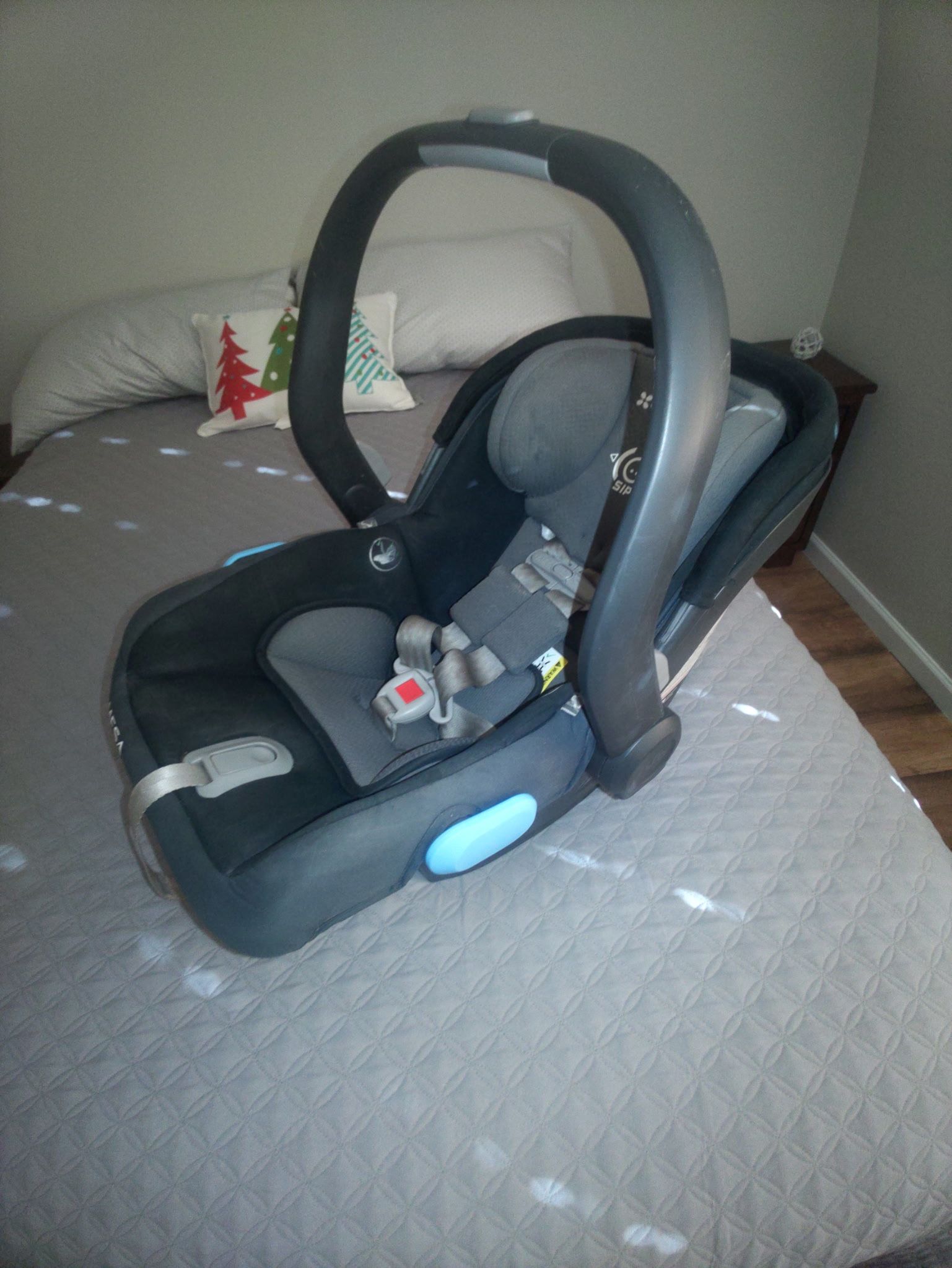 UppaBaby Mesa Car Seat With Two Bases