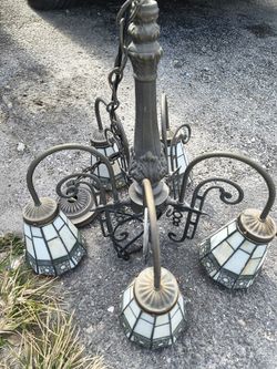 Tiffany-style 5-light mission chandelier with a rich, oil-rubbed bronze finish and hand-cut stained