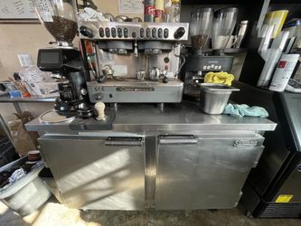 Superior 2-Door Commercial Undercounter Refrigerator – Working