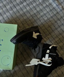 Off whites size 8