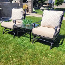 Outdoor Patio Furniture Set With New Cushions 
