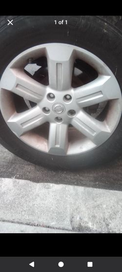 4 Nissan OEM Alloy Wheels with Tire