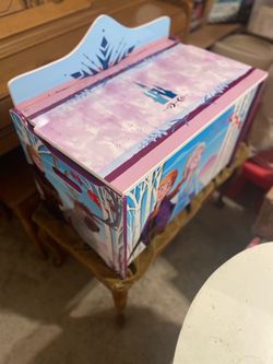 ❄️ Frozen 2 Toy Box by Delta Children – Like New! ❄️